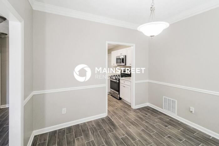 754 Woodstone Rd - Photo 5 of 17