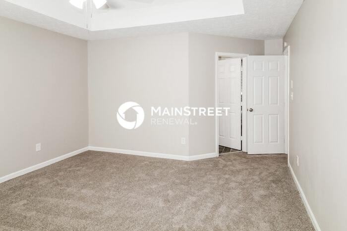 754 Woodstone Rd - Photo 6 of 17