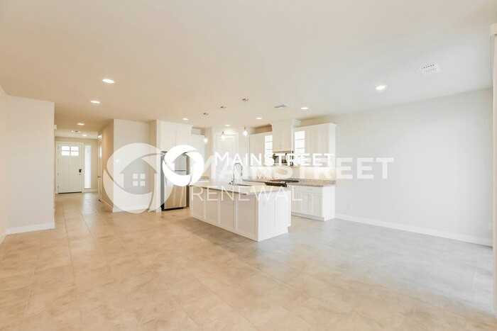 8708 S 69th Dr - Photo 4 of 16