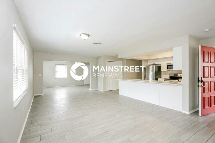 7312 Landmark Dr - Photo 3 of 16