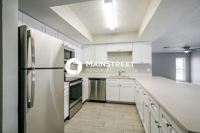 7312 Landmark Dr - Photo 4 of 16