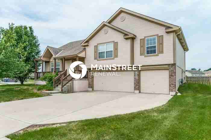 1606 Fairway Ct - Photo 6 of 19
