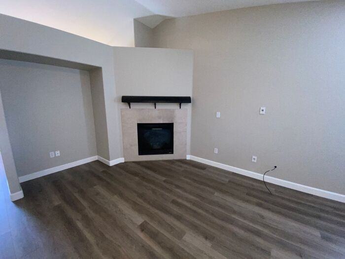 9404 Long River Dr - Photo 5 of 32