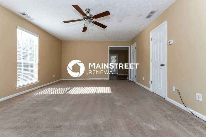 153 Bay Court Dr - Photo 2 of 15