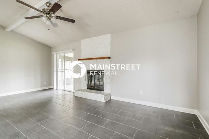 10918 Knottingby Dr - Photo 4 of 16