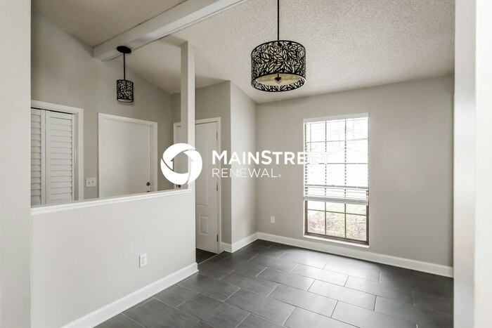 10918 Knottingby Dr - Photo 6 of 16