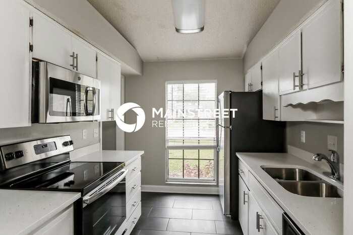 10918 Knottingby Dr - Photo 7 of 16