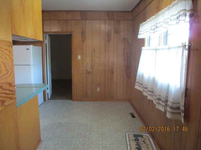 1215 Carolina Ave - Photo 3 of 9