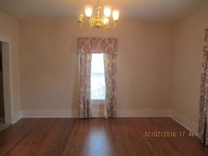 1215 Carolina Ave - Photo 4 of 9