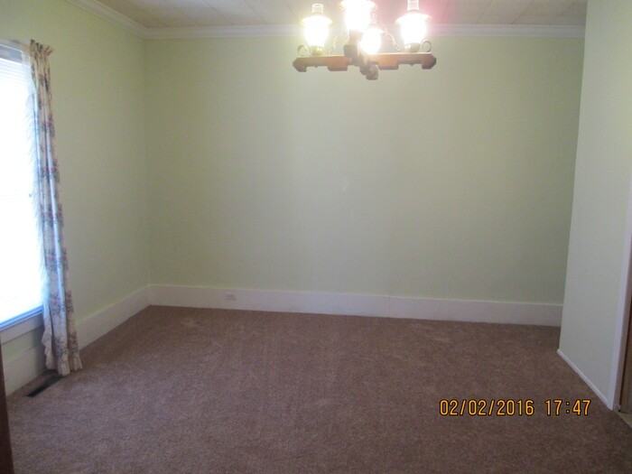 1215 Carolina Ave - Photo 5 of 9