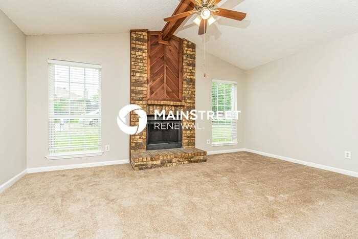 1412 Hackamore St - Photo 4 of 17