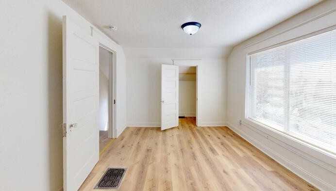 106 4th St Ne - Photo 2 of 9