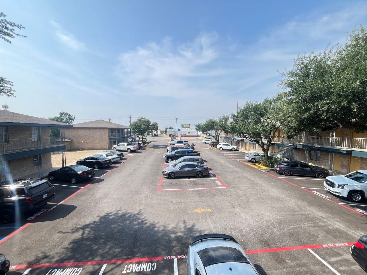 Town Oaks Apartments - Photo 4 of 24