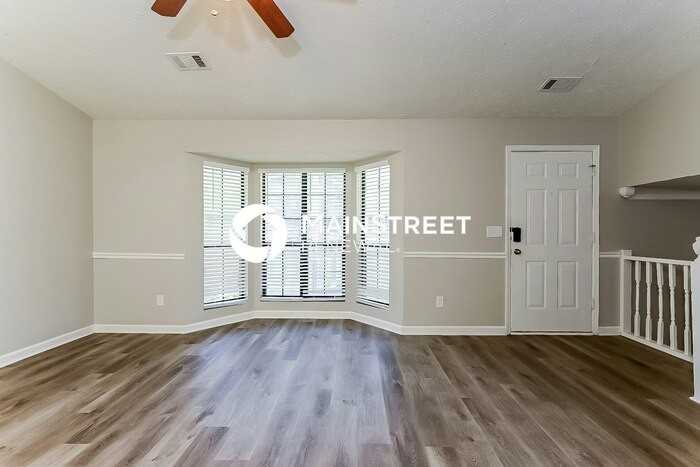 6012 Wellborn Trl - Photo 4 of 17