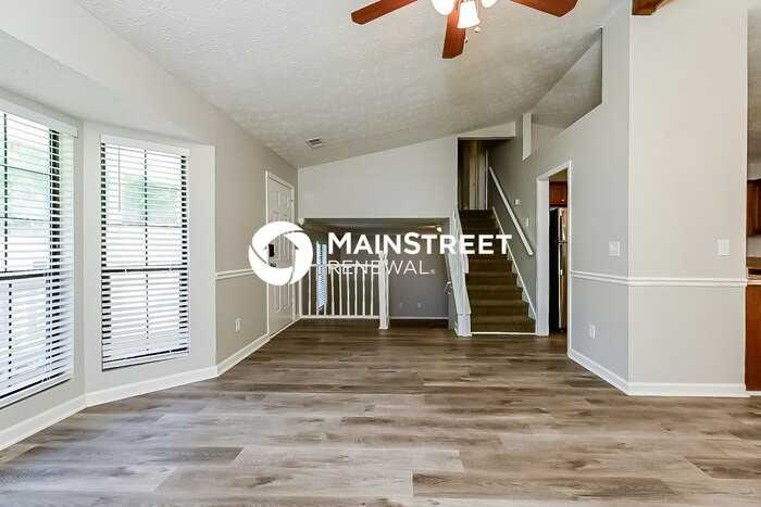 6012 Wellborn Trl - Photo 5 of 17