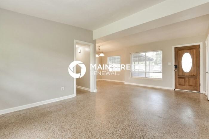 4310 Yorkshire Ln - Photo 3 of 16