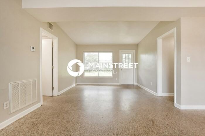 4310 Yorkshire Ln - Photo 4 of 16