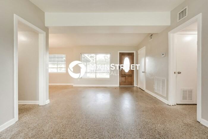 4310 Yorkshire Ln - Photo 5 of 16