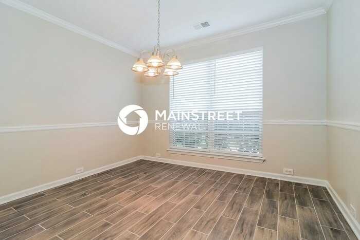 7262 Bridgeport Ct - Photo 6 of 17