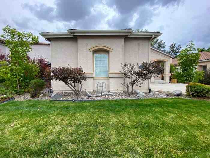 4550 Mount Bachelor Dr - Photo 4 of 45