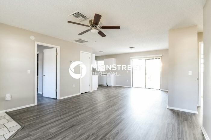 12454 Seagate St - Photo 4 of 16