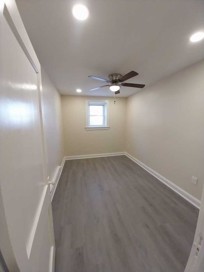 118 W B St #9 - Photo 7 of 15