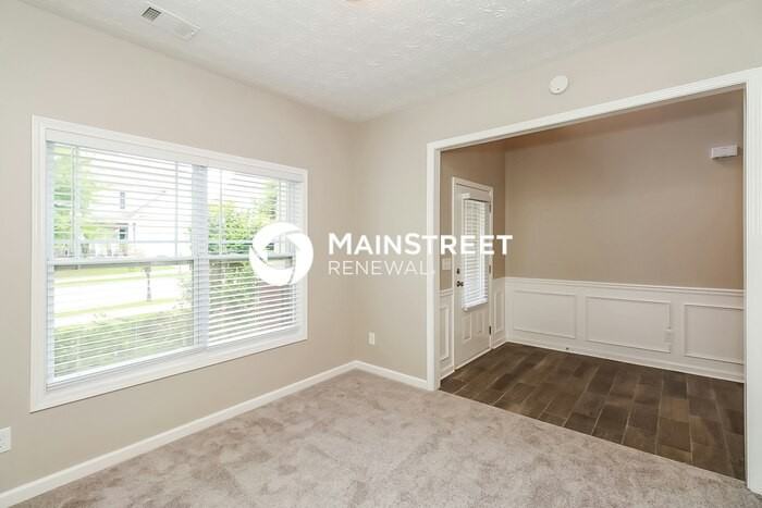 145 Parkway Dr - Photo 4 of 17