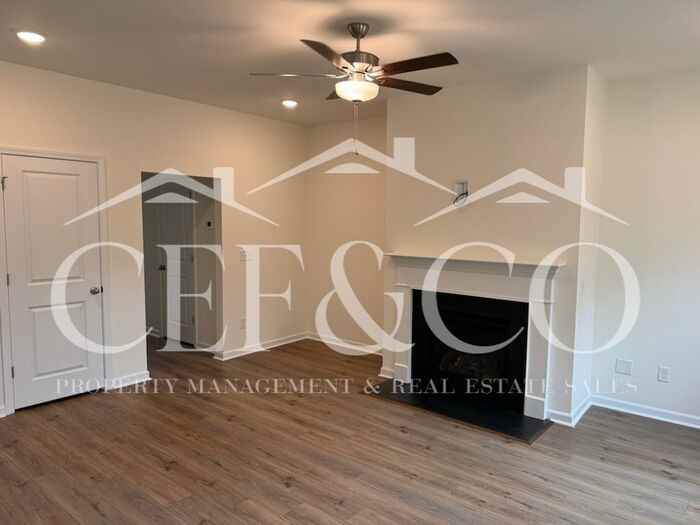 1119 Silverbend Trl - Photo 7 of 19