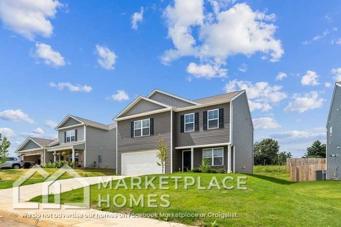 1208 Cole Dr - Photo 3 of 34