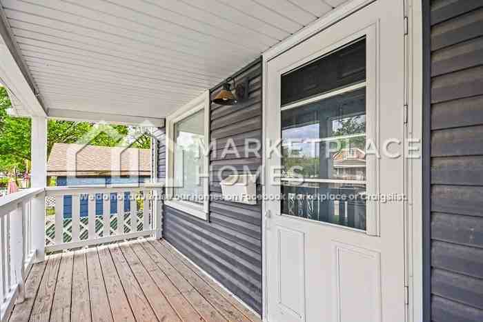 11256 S Homewood Ave - Photo 2 of 15