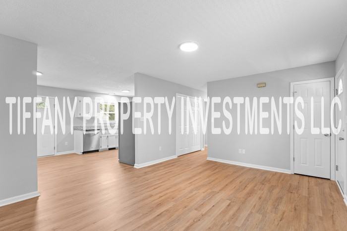 216 Putnam St - Photo 7 of 23