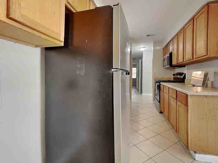 10927 Regency Dr - Photo 5 of 20