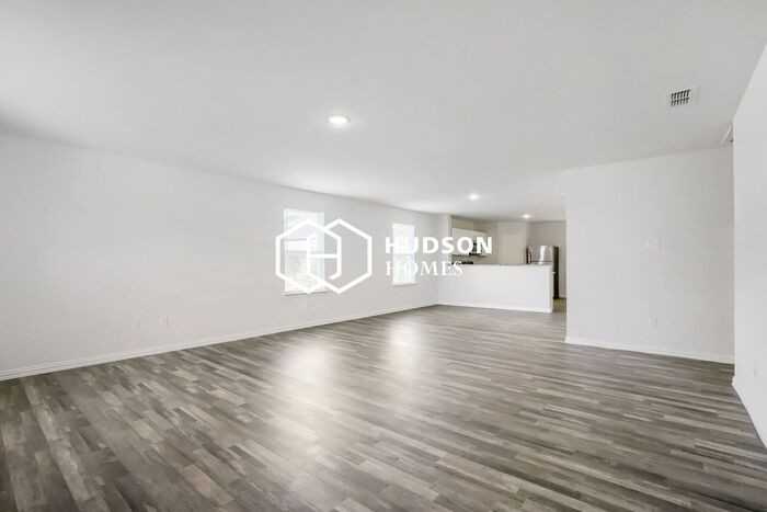 318 Bay Ct - Photo 4 of 14