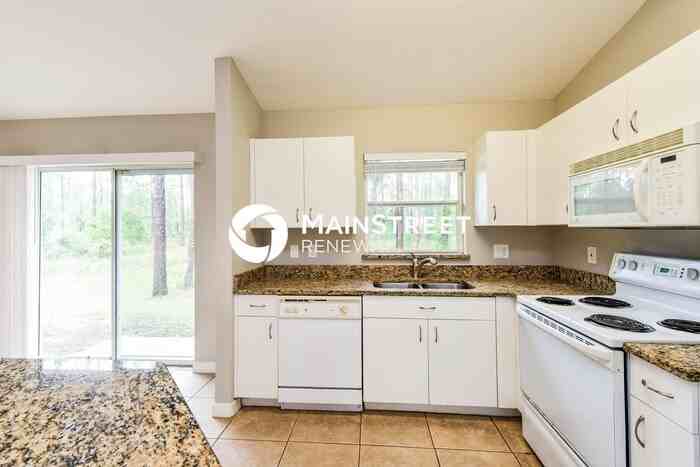 802 W 11th St - Photo 7 of 16