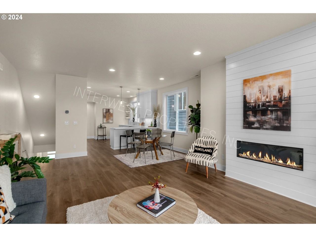 18590 Southwest Precipice Lane - Photo 5 of 28