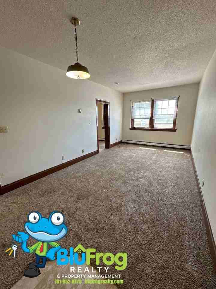 402 2nd Ave Nw #306 - Photo 6 of 7
