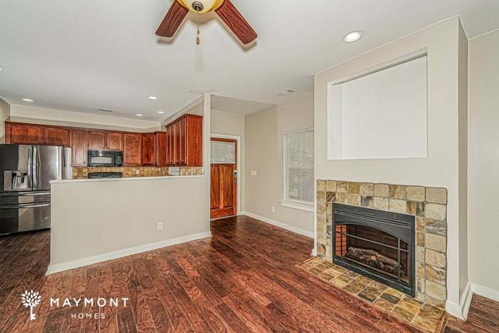 245 Hathaway Ln - Photo 4 of 15