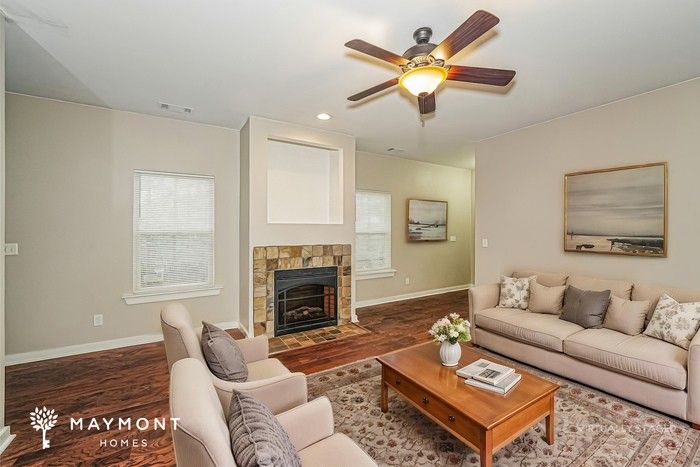 245 Hathaway Ln - Photo 6 of 15