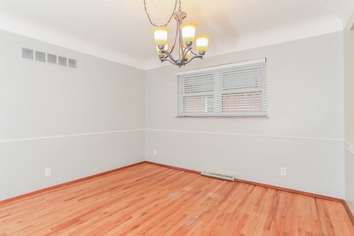 1104 Archland Dr - Photo 3 of 10