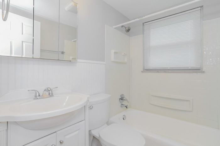 1104 Archland Dr - Photo 6 of 10