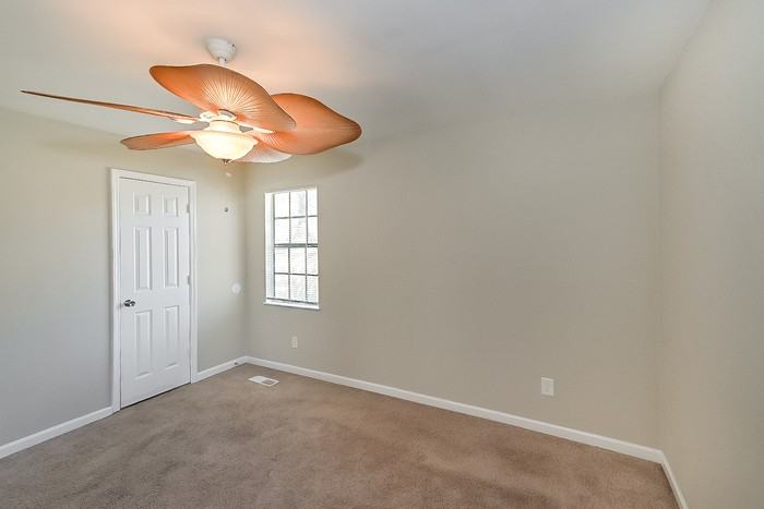 6836 Markham Dr - Photo 6 of 10