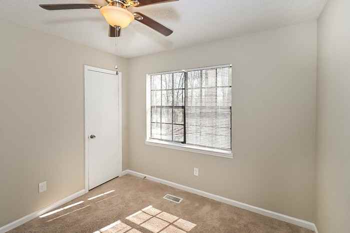 6836 Markham Dr - Photo 7 of 10