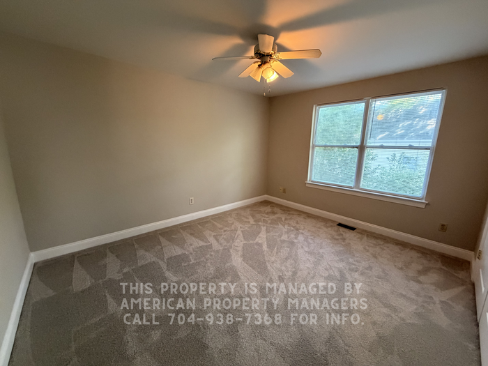 421 Grace Ave Nw - Photo 5 of 8