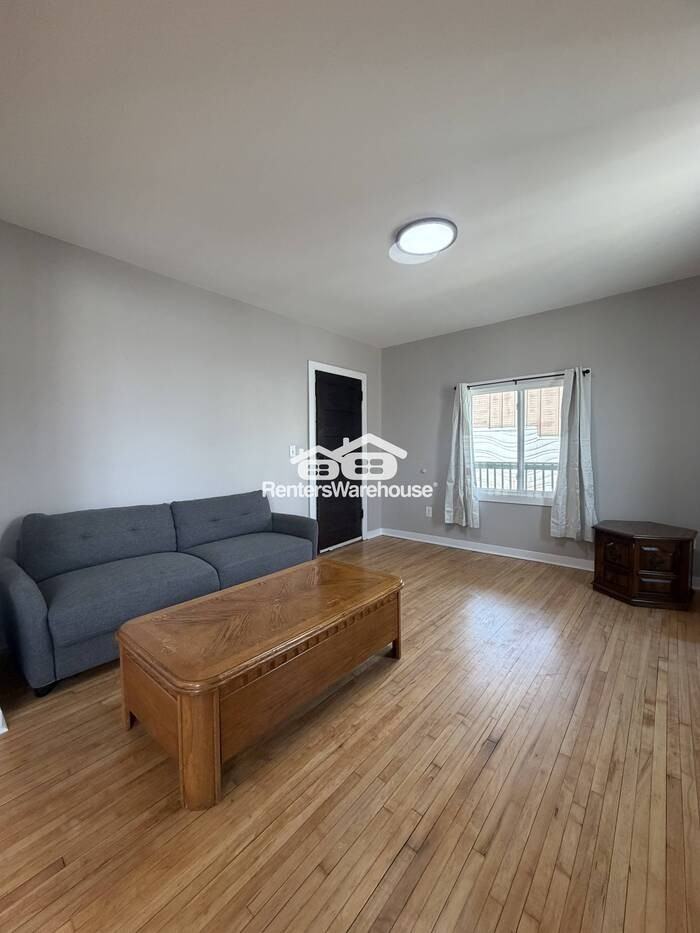 2925 2nd Ave S #3 - Photo 7 of 9