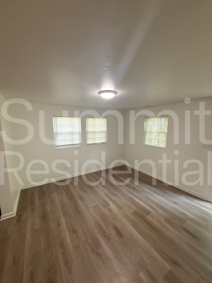 604 Betty St - Photo 6 of 16