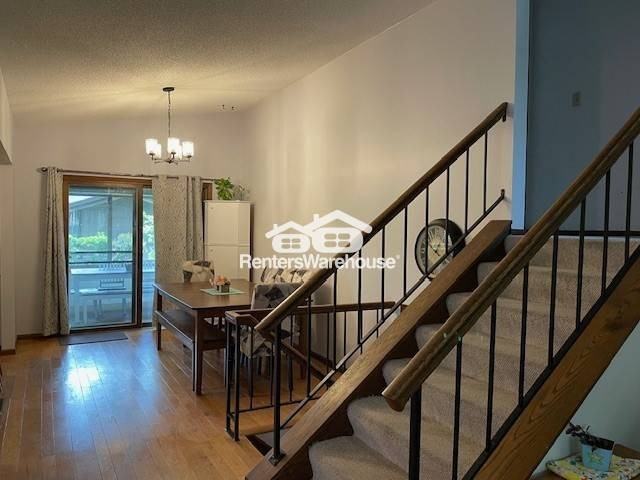 536 Lake Cove Ct - Photo 4 of 21