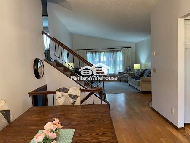 536 Lake Cove Ct - Photo 5 of 21