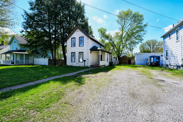 570 Dayton St