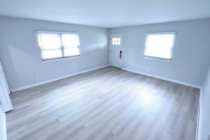 1276 Bailey Rd - Photo 4 of 12