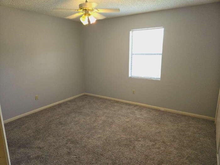 1040 Sable Dr #C - Photo 2 of 9